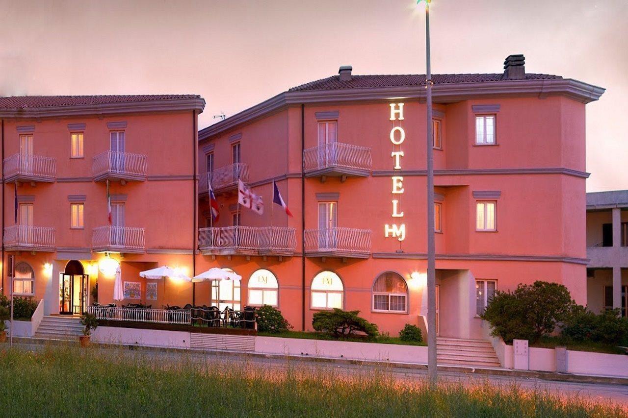 Hotel Majore Santa Teresa Gallura Exterior foto