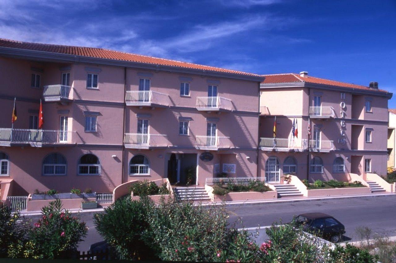 Hotel Majore Santa Teresa Gallura Exterior foto